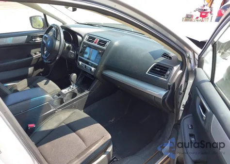 2017 Subaru Outback 2.5I Premium z USA, uszkodzony, nr VIN 4S4BSACC0H3411578